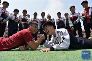第101届日本高中足球锦标赛开幕！头球接力破门，大力手抛球助攻